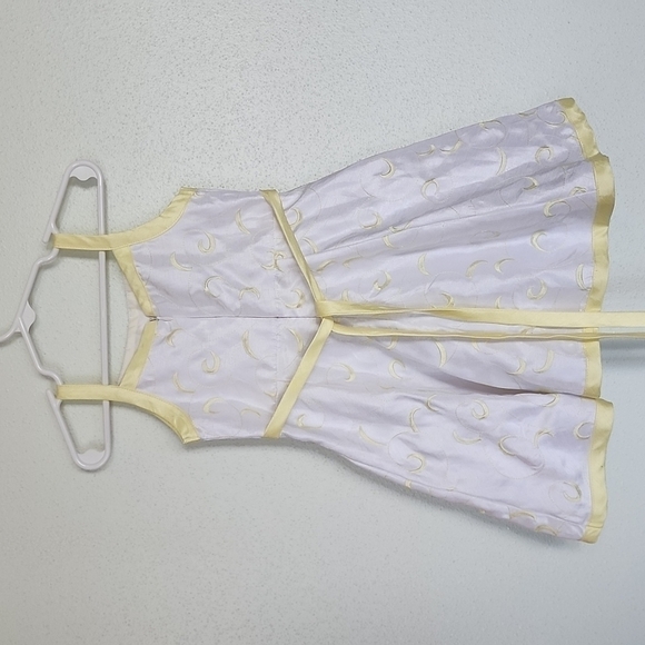 Jenny & ME White and Yellow Embroidered Swirl Pattern Dress with Bow - Picture 4 of 6